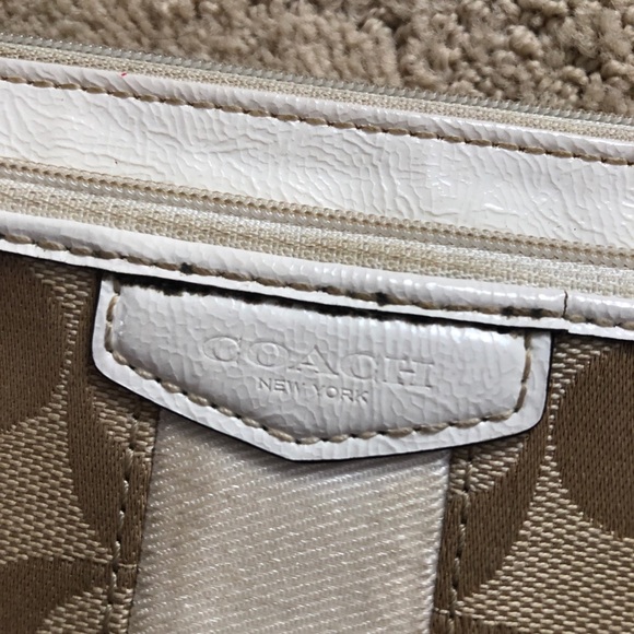 COACH wristlet - Picture 2 of 4